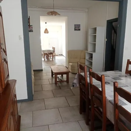 Prázdninový dům Les Pieds Dans L'eau *